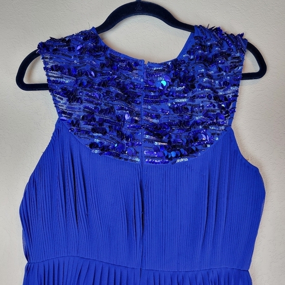 NWT Adrianna Papell Pleated Chiffon Sequin Halter Dress Brilliant Sapphire Sz 8 - Picture 8 of 15